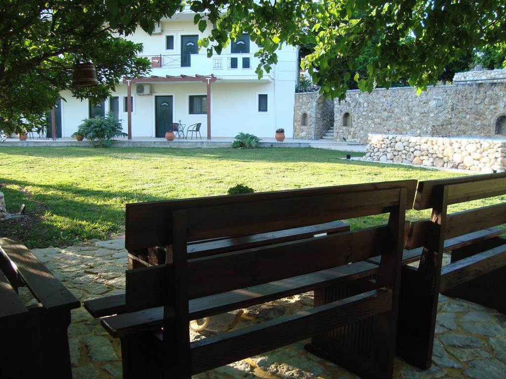 Appartamento Kourtis Paramythia Esterno foto